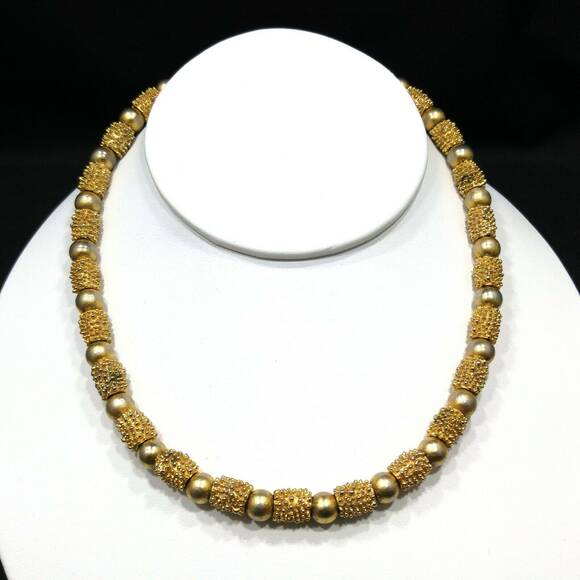 Trifari Brutalist Beaded Choker Necklace, Gold Plate, 1960s Vintage Jewelry - Picture 3 of 10